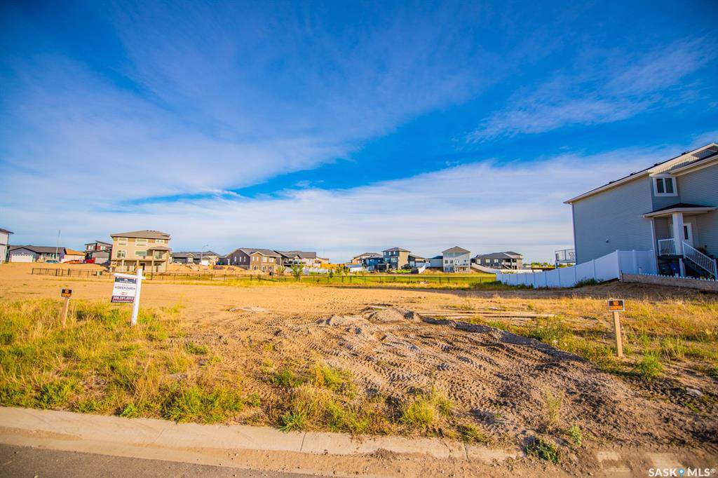 733 Aspen Crescent - Photo 1