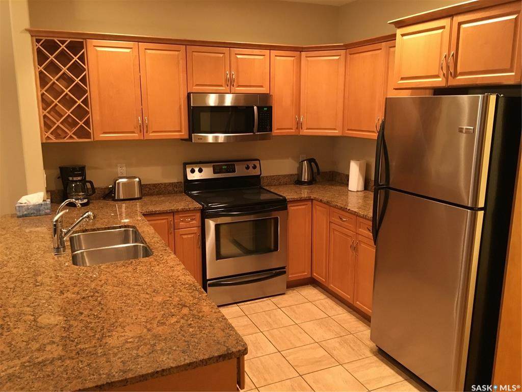 1901 Victoria Avenue - Photo 1