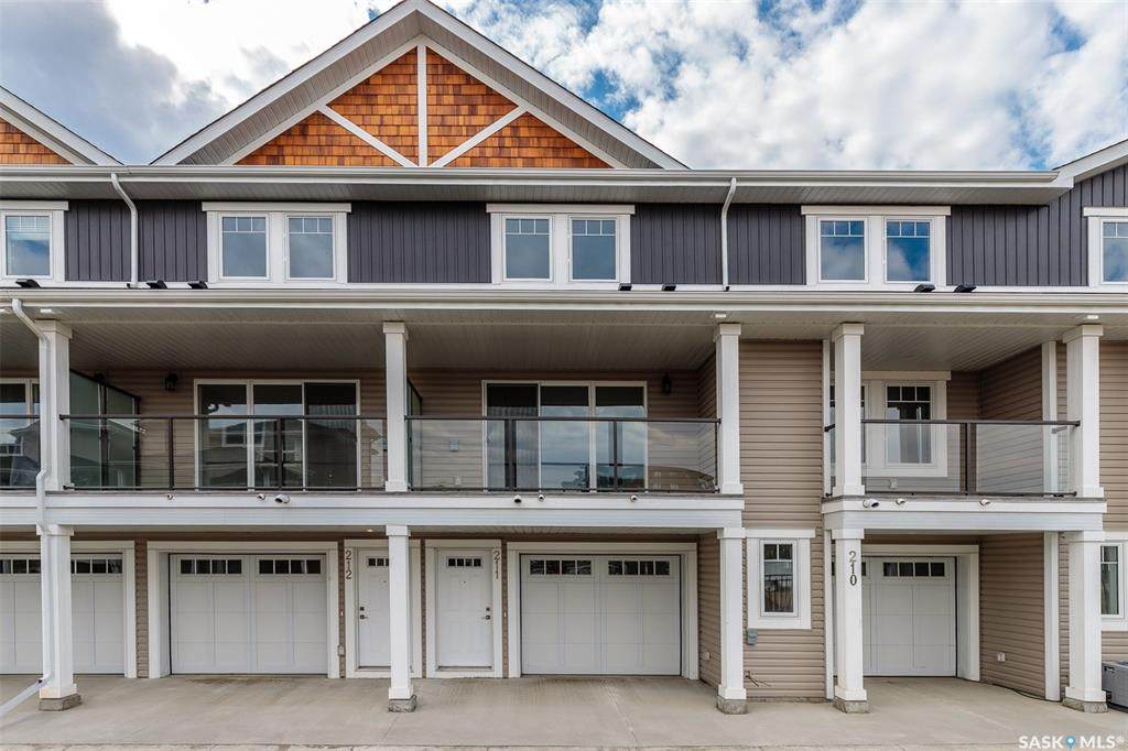 315 Dickson Crescent - Photo 1
