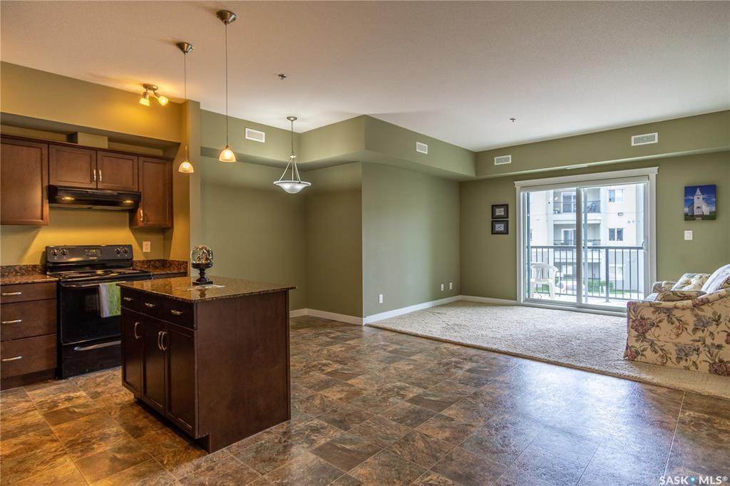110 Hampton Circle - Photo 1