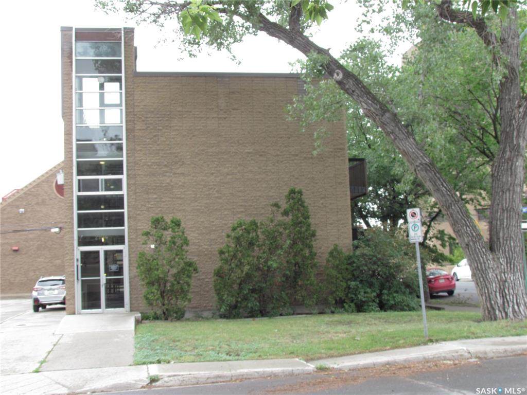 2104 Mcintyre Street - Photo 1