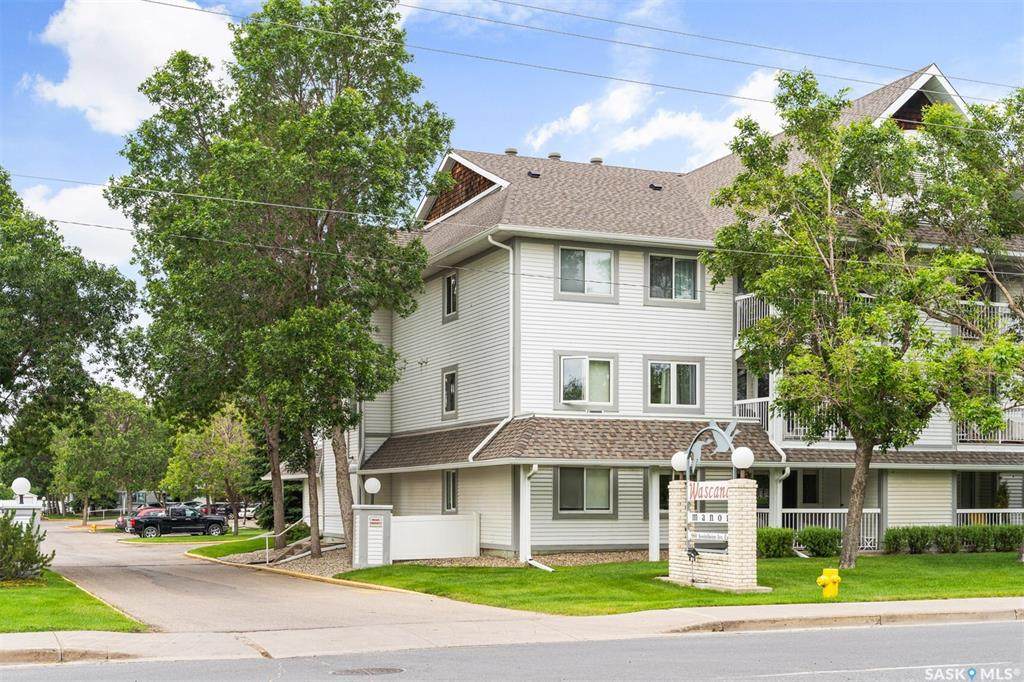 960 Assiniboine Avenue - Photo 1