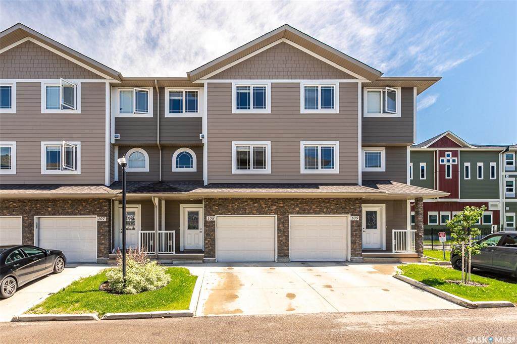 212 Willis Crescent - Photo 1