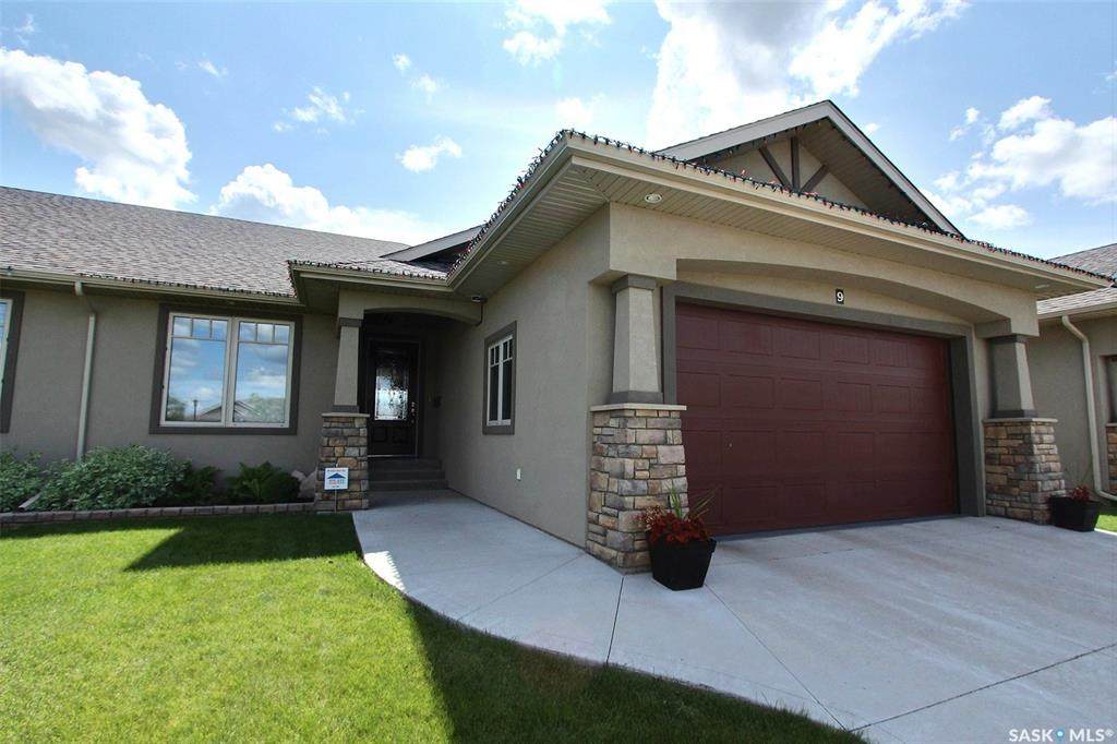 2805 Lakeview Drive - Photo 1