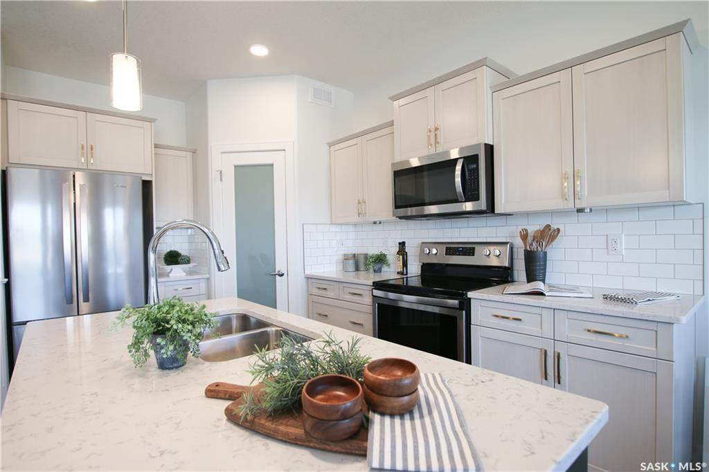 2221 Saskatchewan Drive - Photo 1