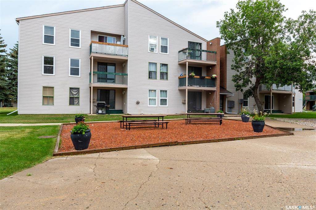 34 Nollet Avenue - Photo 1