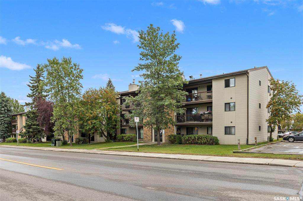 275 Kingsmere Boulevard - Photo 1