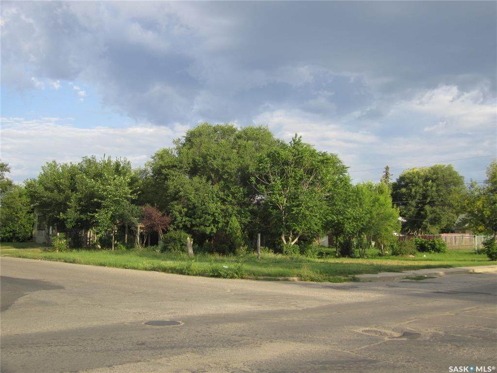 902 13th Street - Photo 1