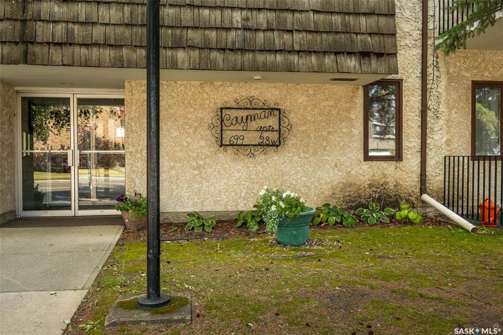 699 28th Street - Photo 1