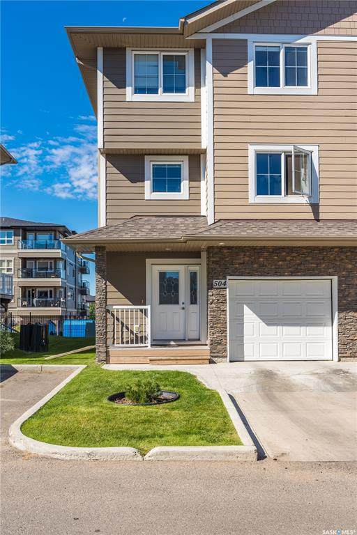 212 Willis Crescent - Photo 1