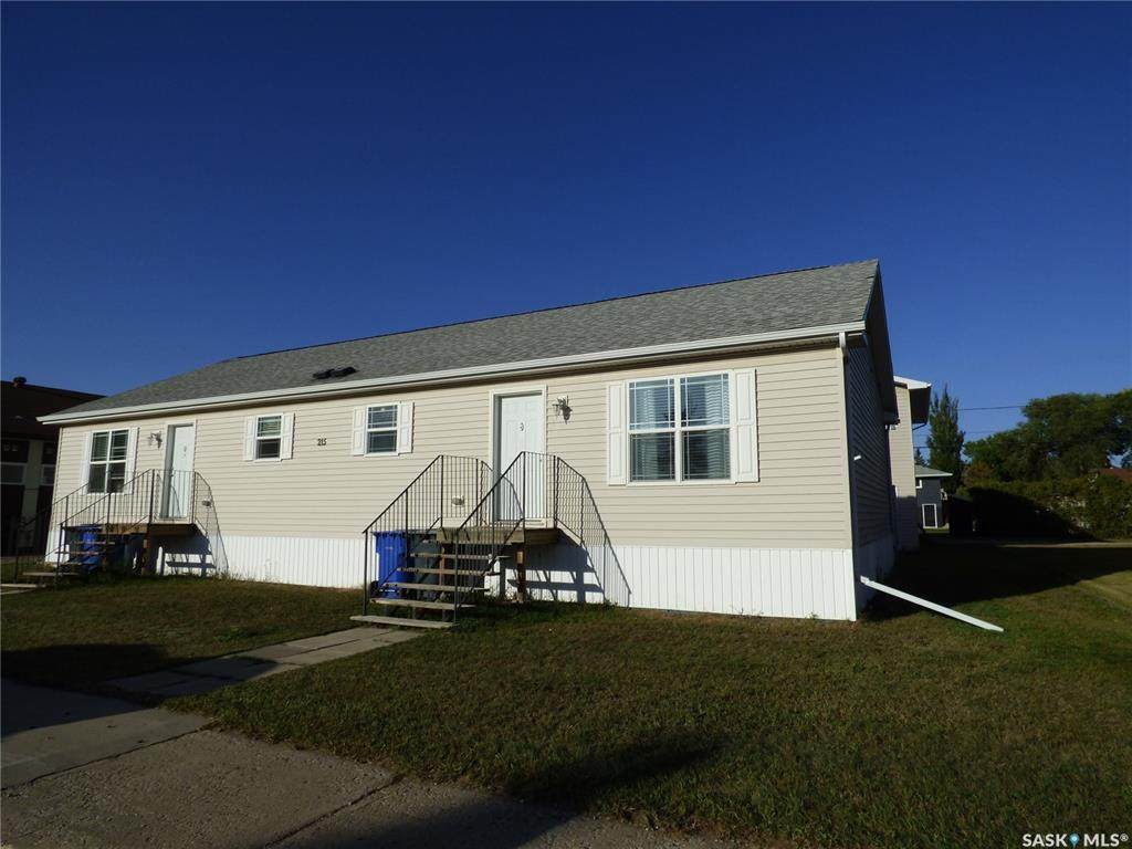 215 Railway Avenue - Photo 1