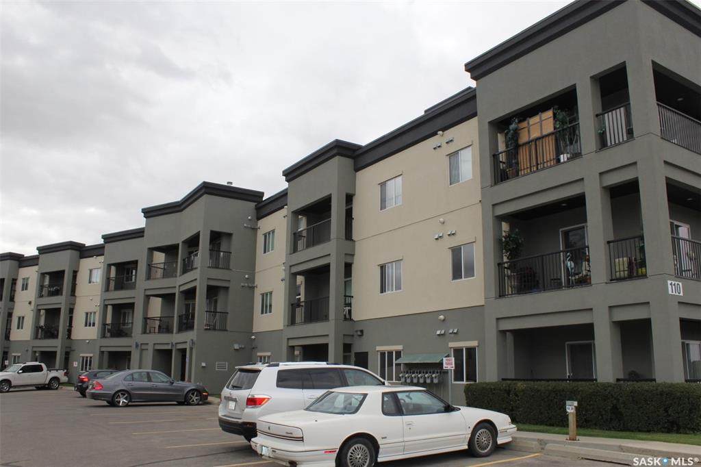 110 Hampton Circle - Photo 1
