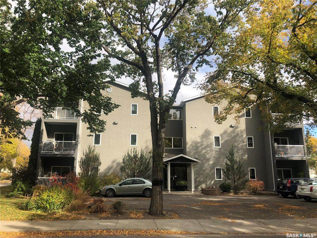2935 Victoria Avenue - Photo 1