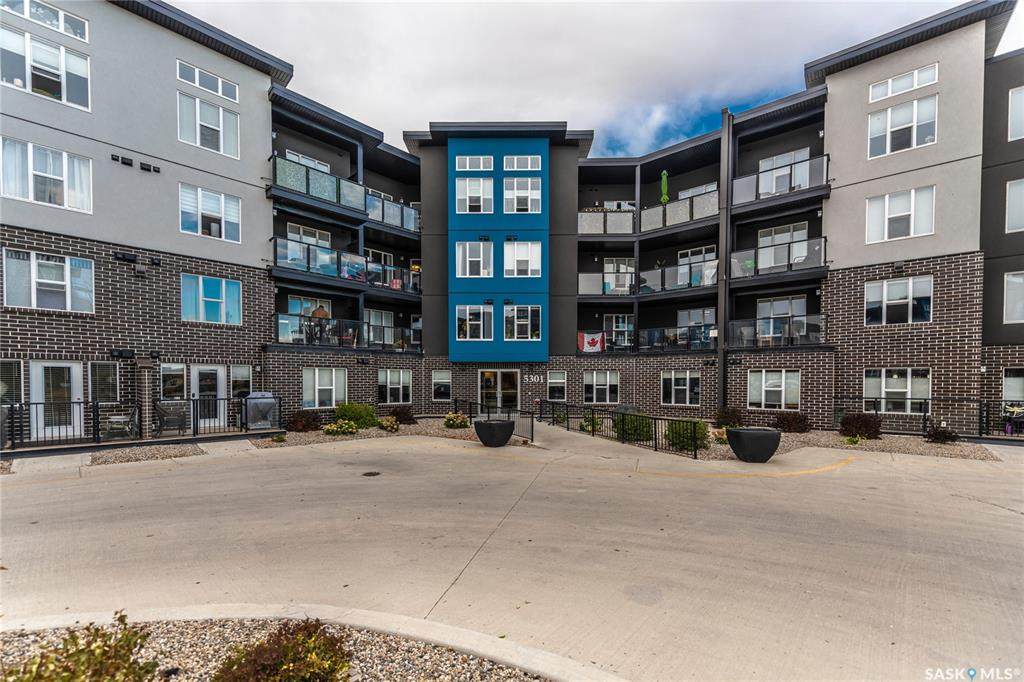 5301 Universal Crescent - Photo 1
