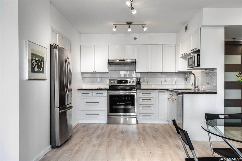 405 5th Avenue - Photo 1