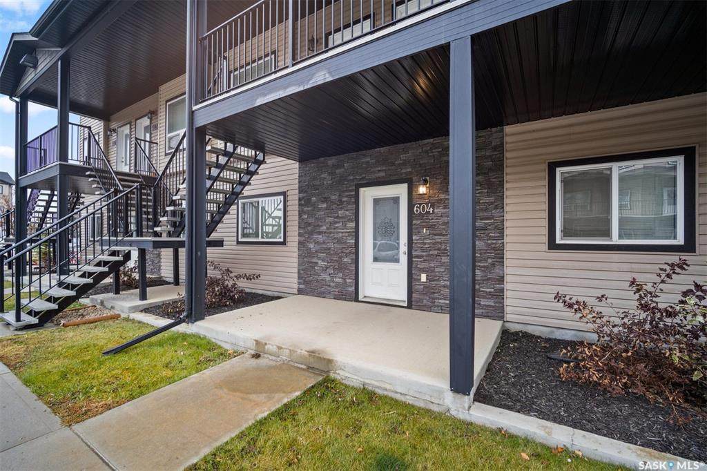 3814 Dewdney Avenue - Photo 1