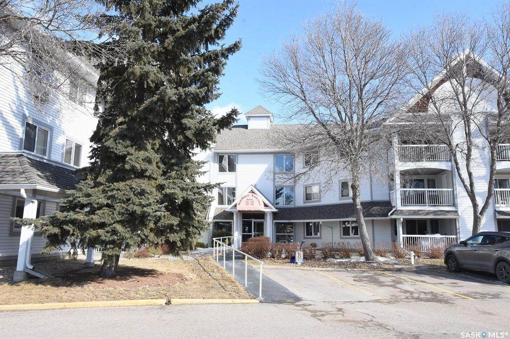 960 Assiniboine Avenue - Photo 1