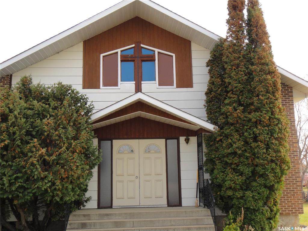 213 Railway Avenue - Photo 1