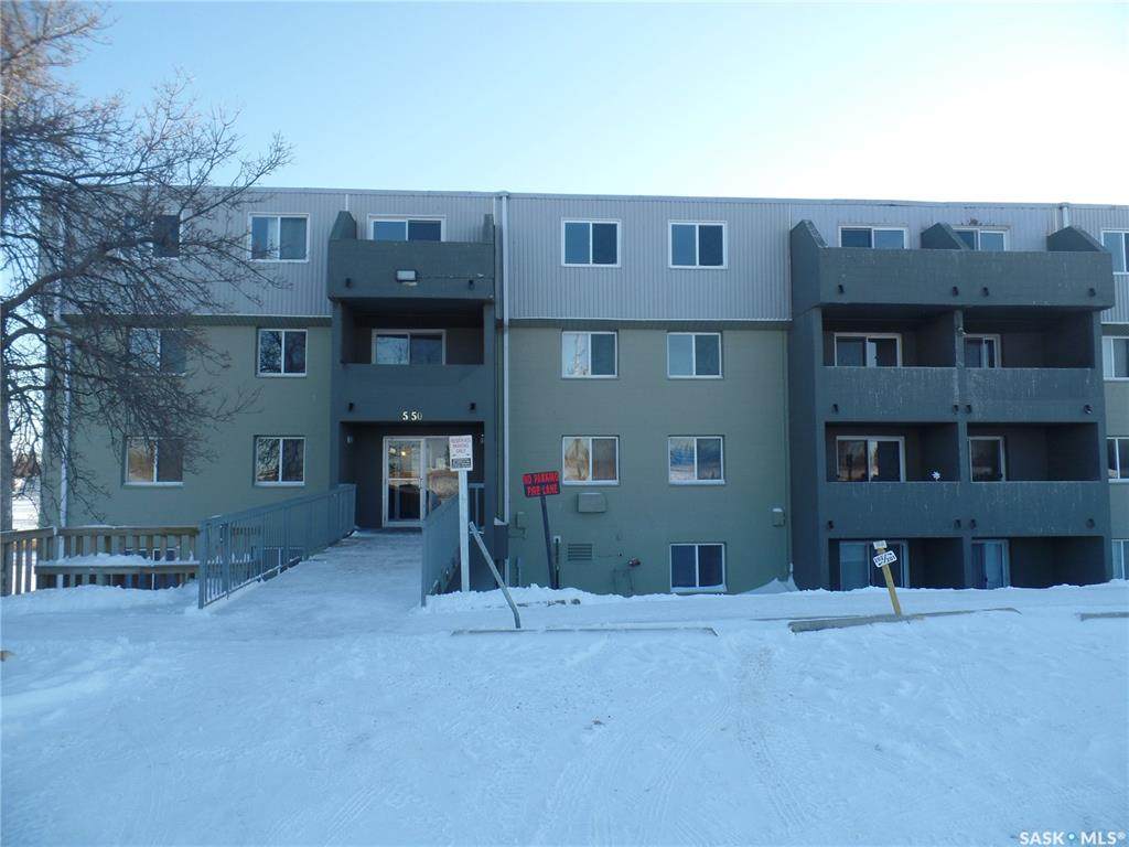 550 Laurier Street - Photo 1