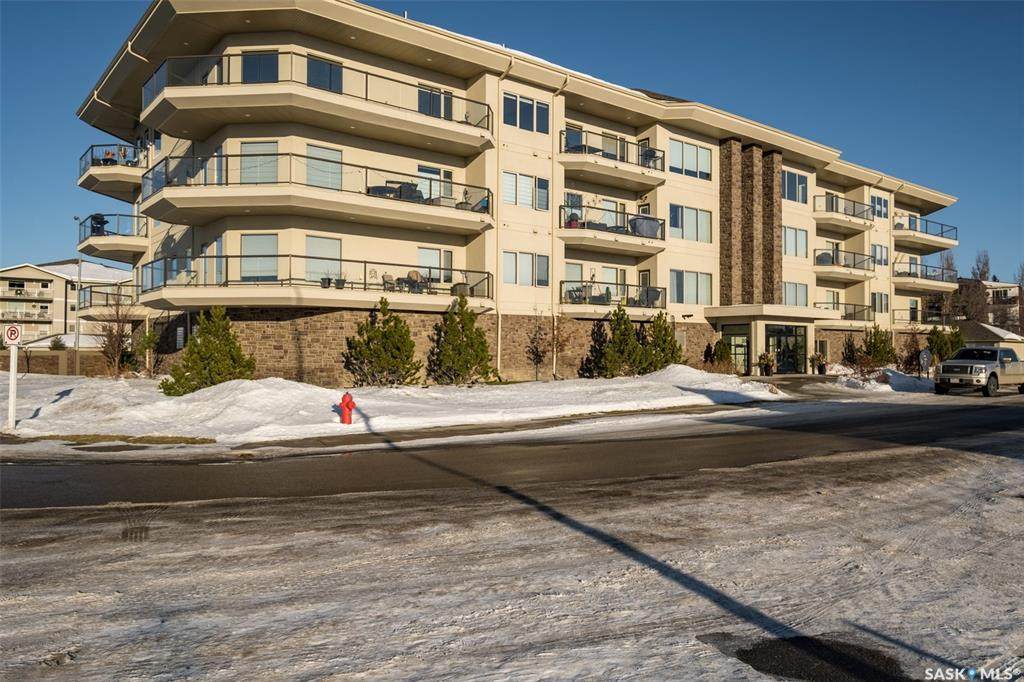 2800 Lakeview Drive - Photo 1