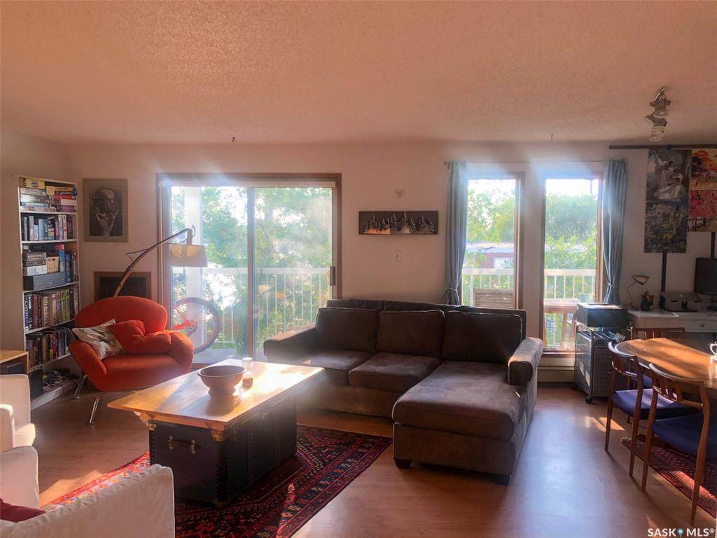 918 Argyle Avenue - Photo 1