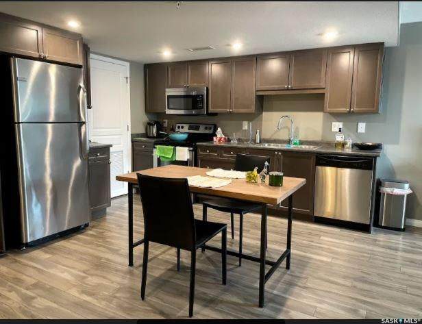110 Willis Crescent - Photo 1