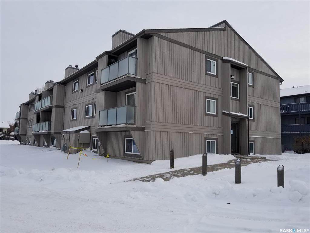 833 Wollaston Crescent - Photo 1