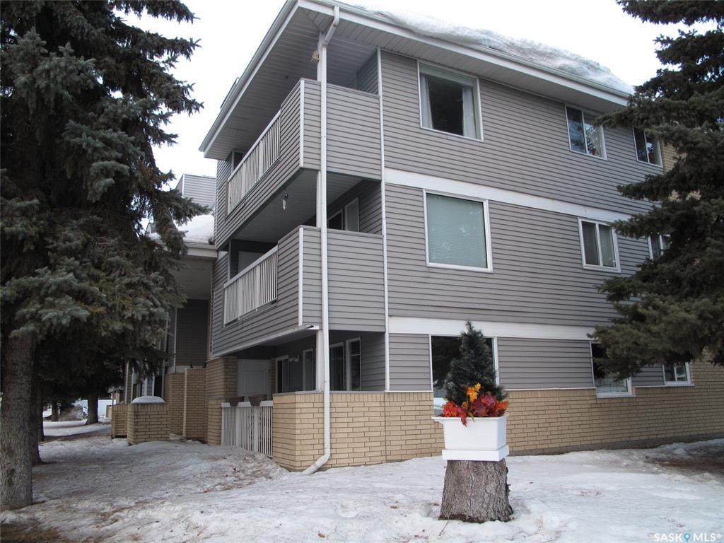 706 Confederation Drive - Photo 1