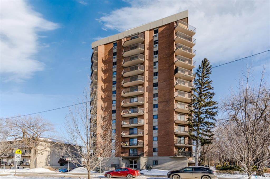 717 Victoria Avenue - Photo 1