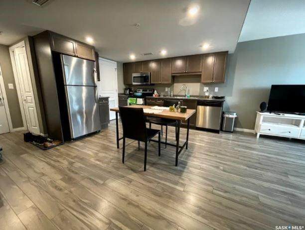 110 Willis Crescent - Photo 1