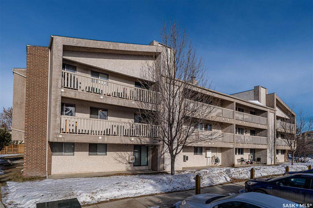 310 Stillwater Drive - Photo 1