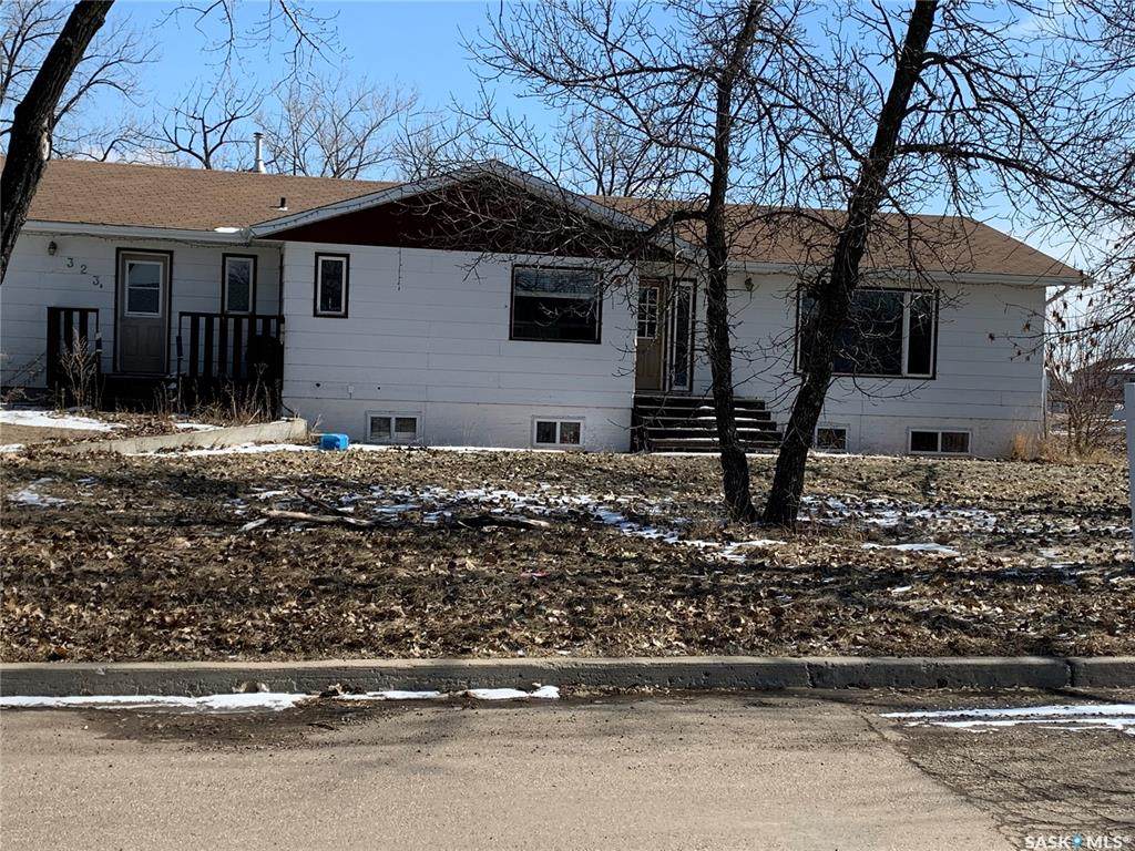 323 Young Street - Photo 1