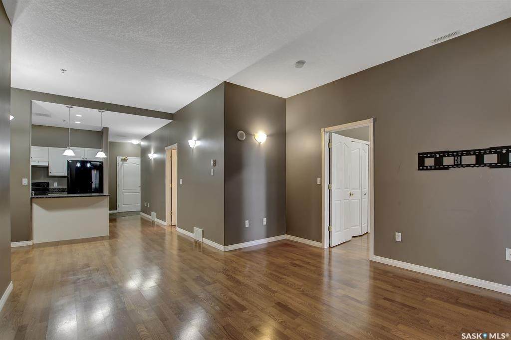 1901 Victoria Avenue - Photo 1