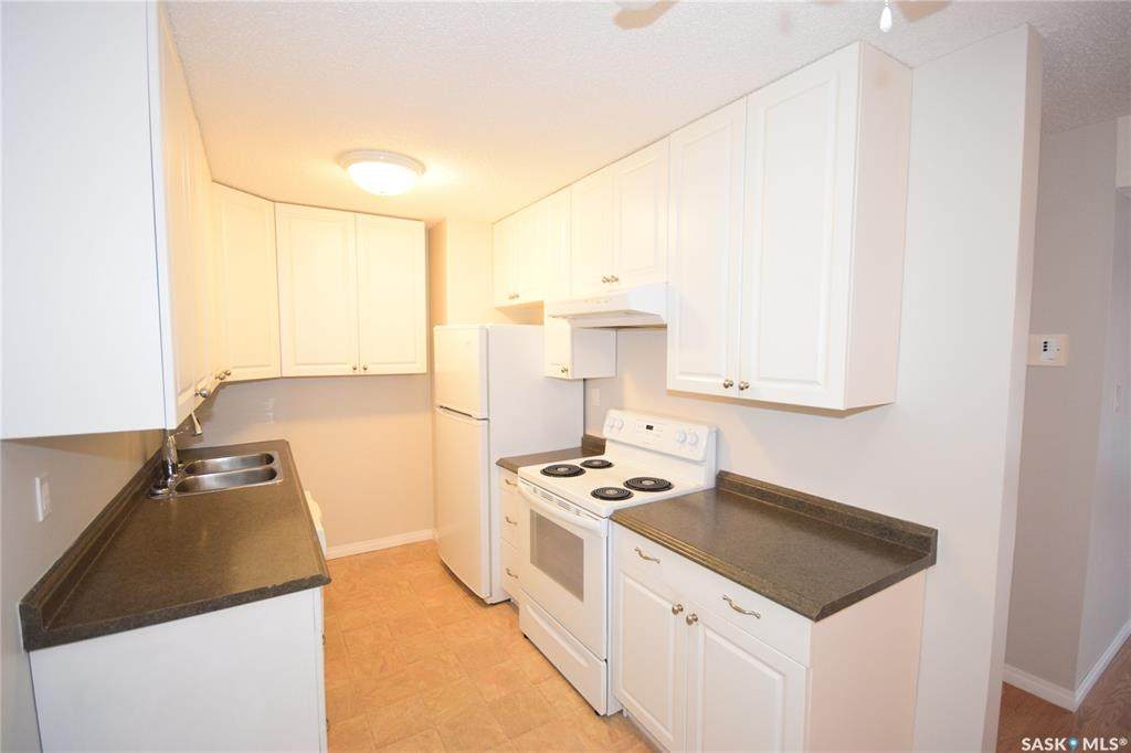 315 Tait Crescent - Photo 1