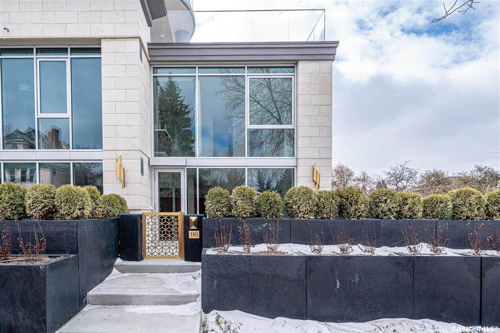 637 University Drive - Photo 1