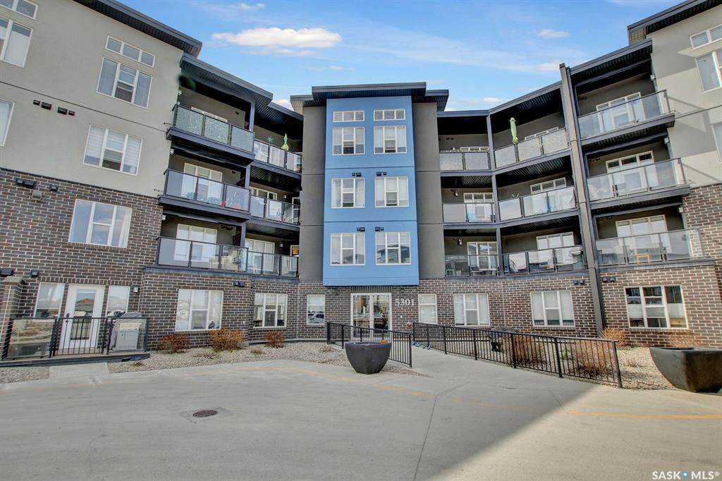 5301 Universal Crescent - Photo 1