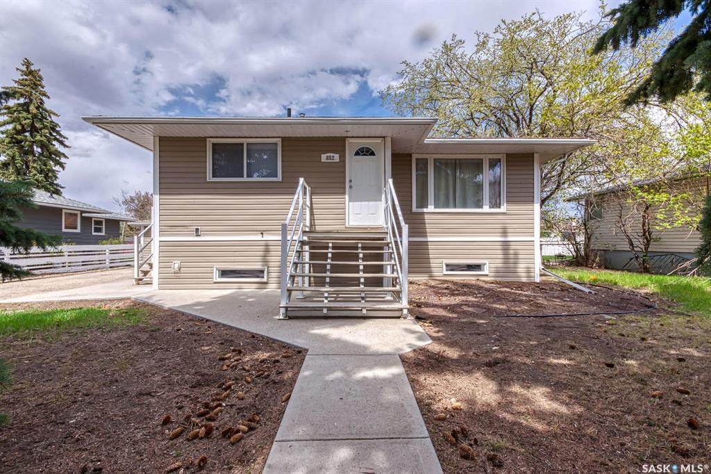 852 Saskatchewan Street - Photo 1