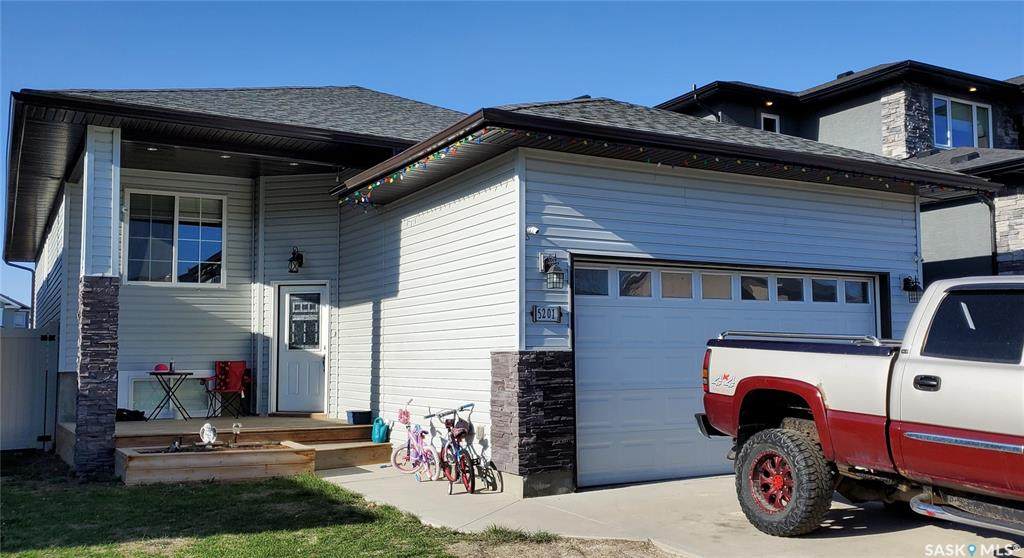 5201 Aviator Crescent - Photo 1