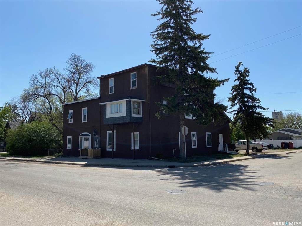 575 Athabasca Street - Photo 1