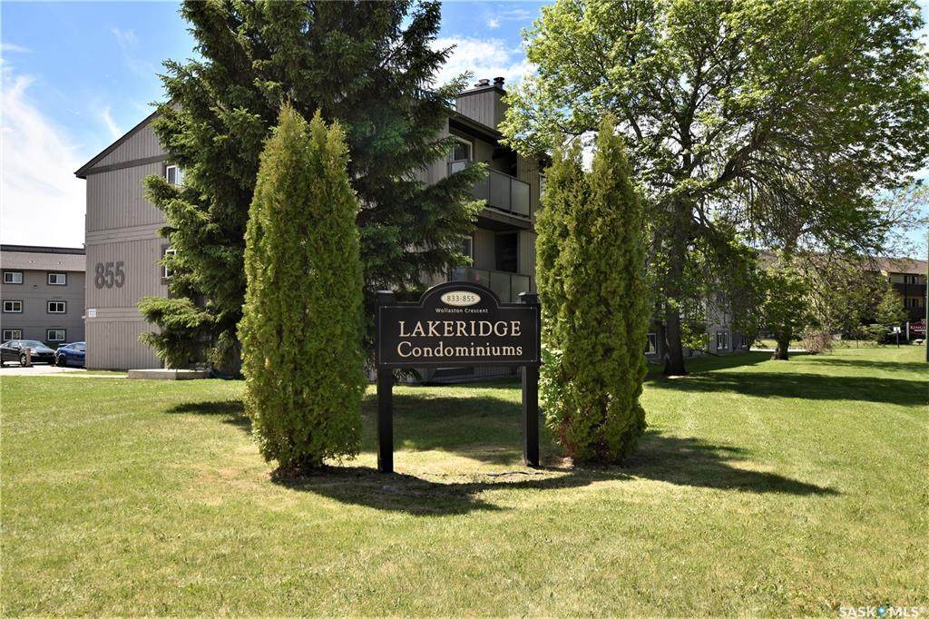 855 Wollaston Crescent - Photo 1