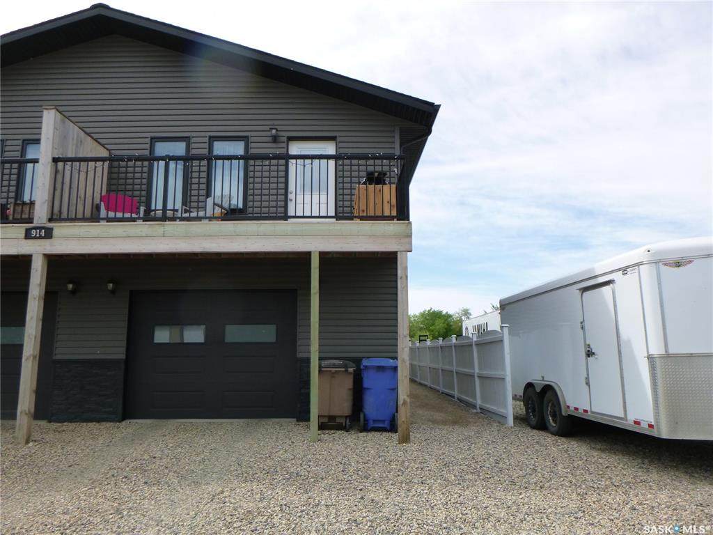 914 B 110th Avenue - Photo 1