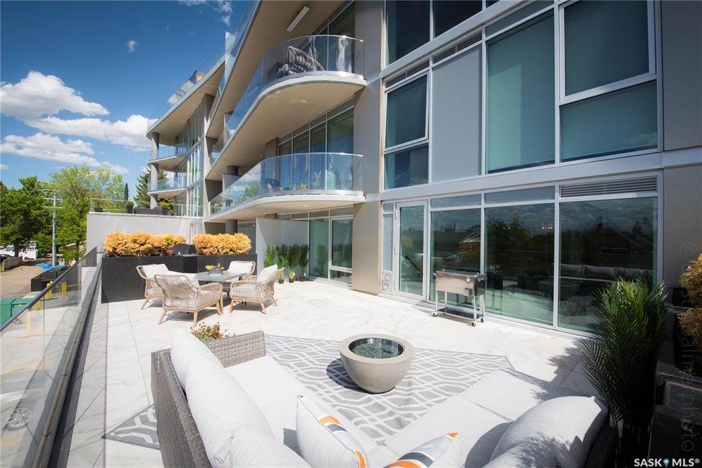 637 University Drive - Photo 1