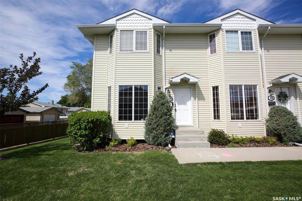 258 Mount Royal Place - Photo 1