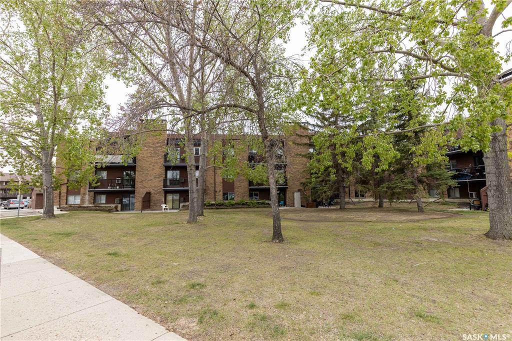 802B Kingsmere Boulevard - Photo 1