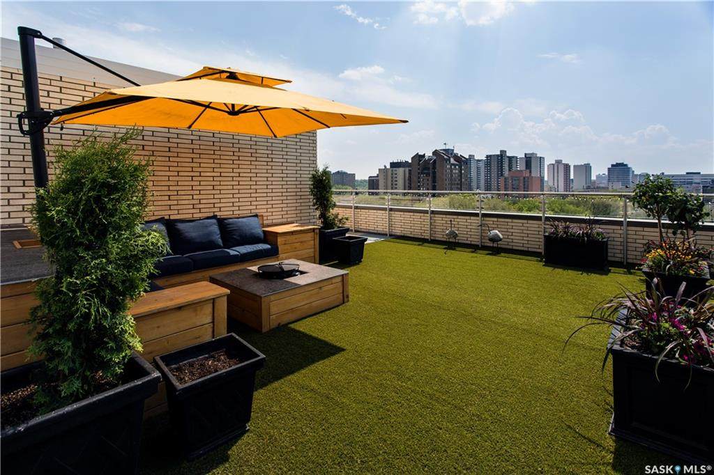 537 4TH Avenue - Photo 1