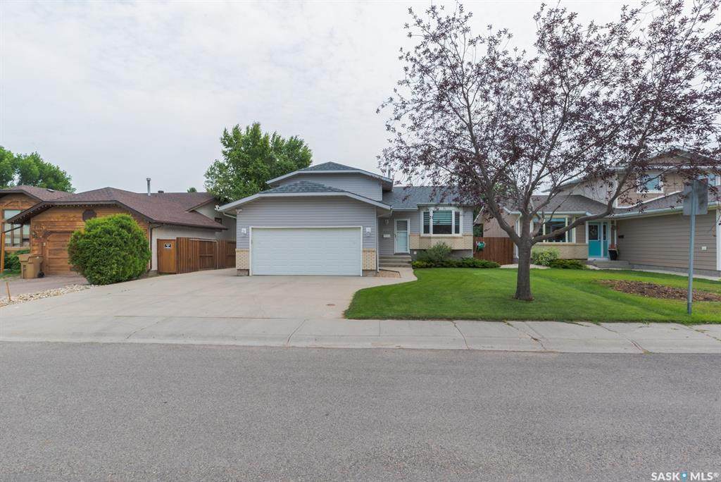 6910 Maple Brook Crescent - Photo 1