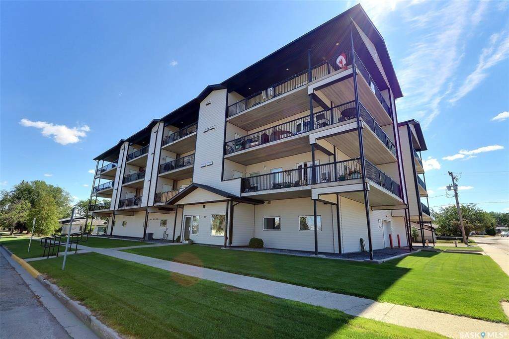 220 Mccallum Avenue - Photo 1