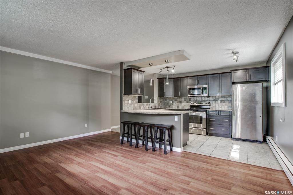 2613 Broadway Avenue - Photo 1
