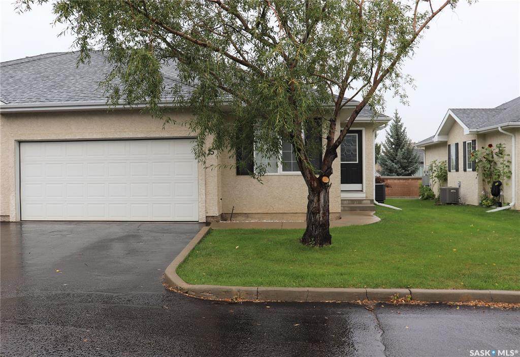 110 Banyan Crescent - Photo 1