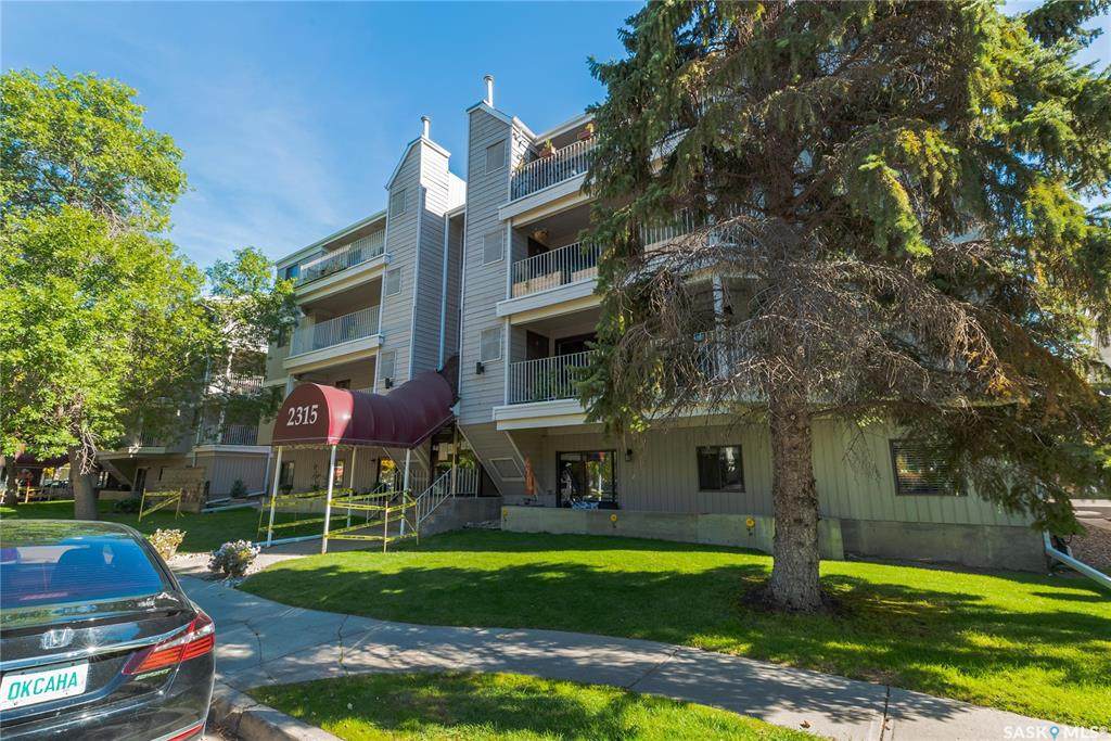 2315 Mcintyre Street - Photo 1